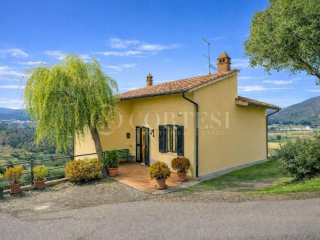 Villa Indipendente in vendita a Montecchio, Cortona