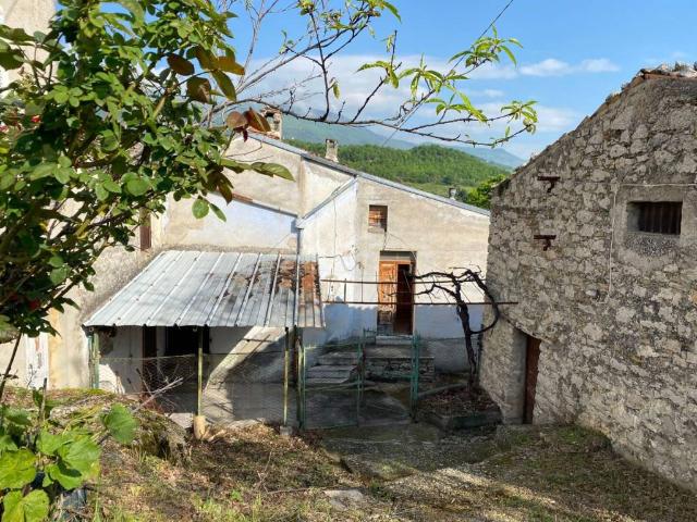 Villa Indipendente in vendita a Corvara, Abruzzo
