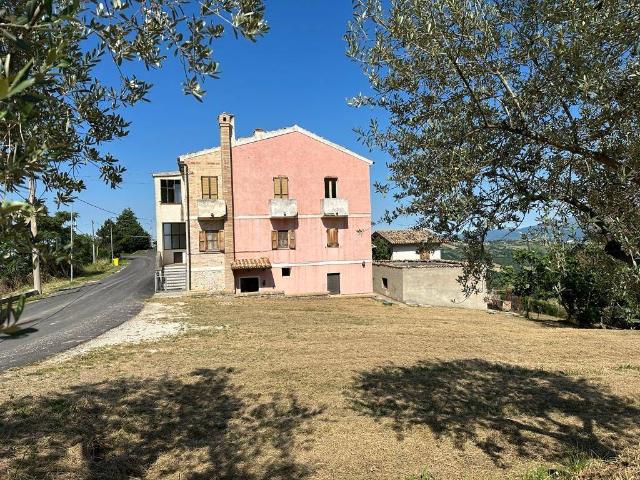 Villa Indipendente in vendita a Corvara, Abruzzo