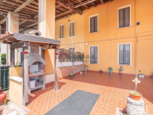 Villa Indipendente in vendita a Corzano, Lombardia