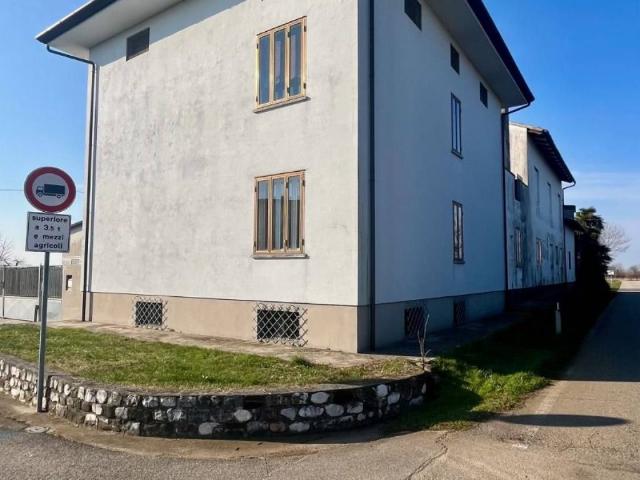 Villa Indipendente in vendita a Coseano, Friuli-Venezia Giulia