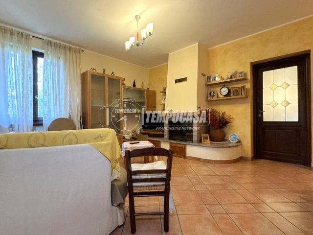 Villa Indipendente in vendita a Parlamento, Piemonte
