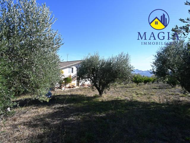 Villa Indipendente in vendita a Marche, Ascoli Piceno