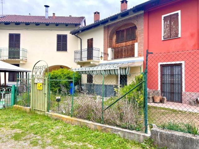 Villa Indipendente in vendita a Piemonte, Asti