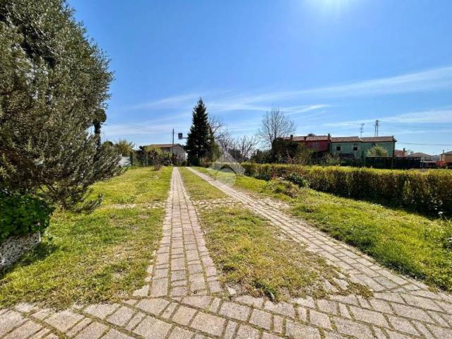 Villa Indipendente in vendita a Costa Di Rovigo, Veneto