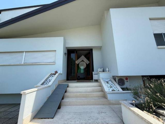 Villa Indipendente in vendita a Costa Di Rovigo, Veneto