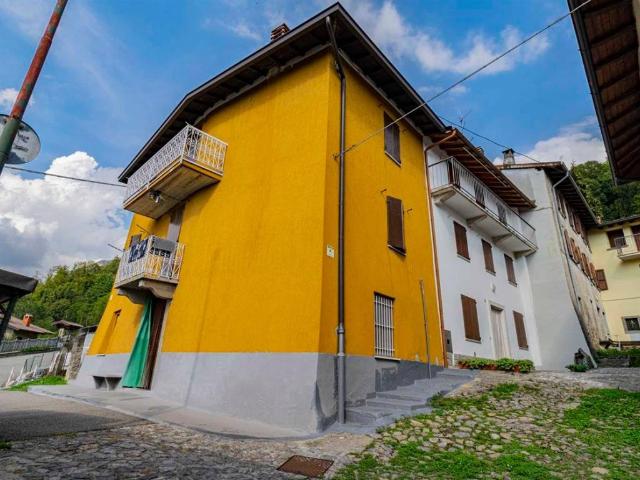Villa Indipendente in vendita a Ascensione, Costa Serina