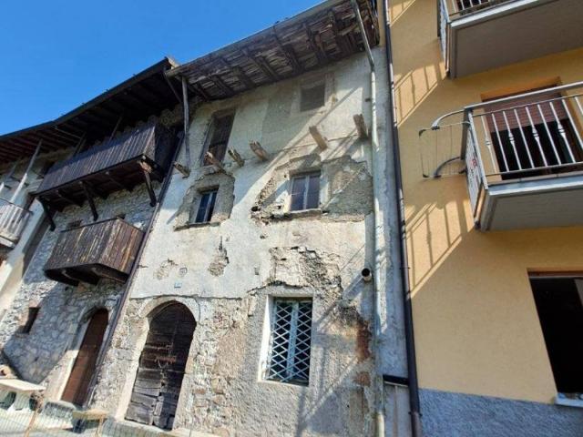 Villa Indipendente in vendita a Comunità Montana della Valle Brembana, Costa Di Serina