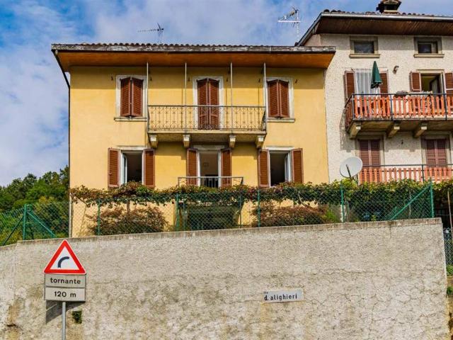 Villa Indipendente in vendita a Comunità Montana della Valle Brembana, Costa Di Serina