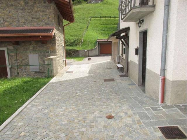 Villa Indipendente in vendita a Costa Valle Imagna, Lombardia
