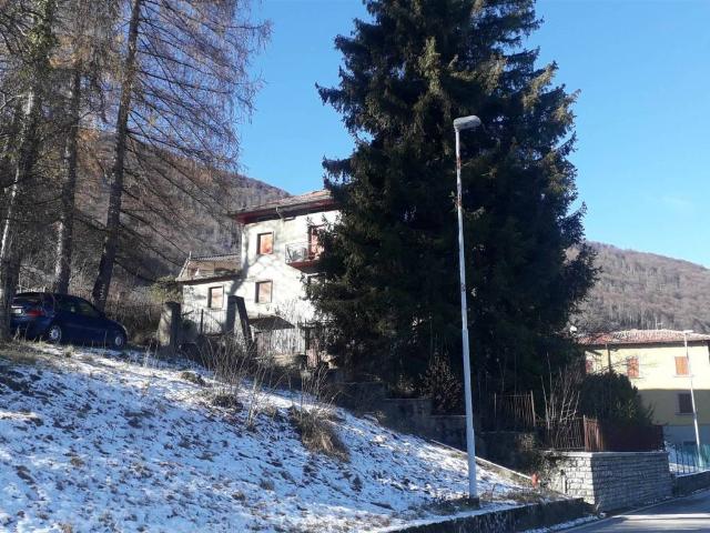 Villa Indipendente in vendita a Costa Valle Imagna, Lombardia