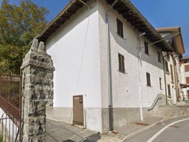 Villa Indipendente in vendita a Costa Valle Imagna, Lombardia