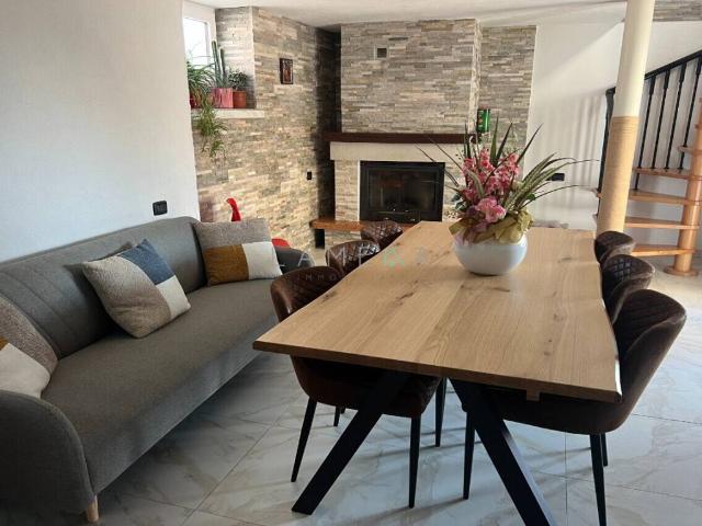 Villa Indipendente in vendita a Costa Volpino, Lombardia