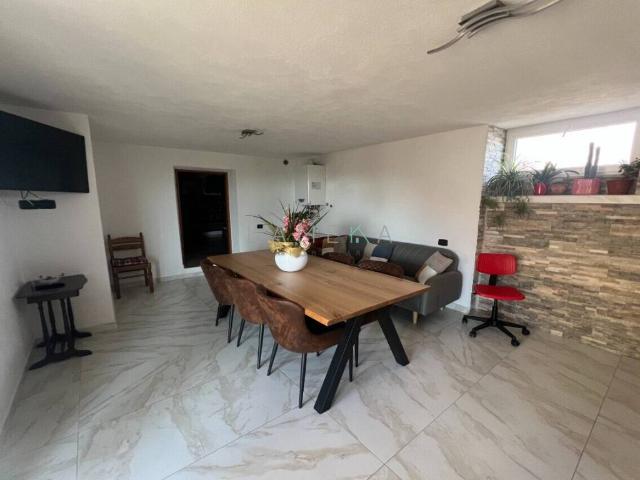 Villa Indipendente in vendita a Costa Volpino, Lombardia