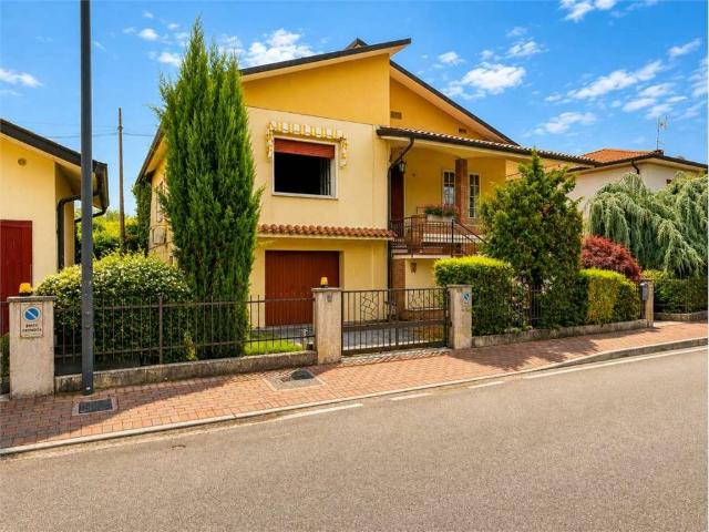 Villa Indipendente in vendita a Pignare, Costabissara