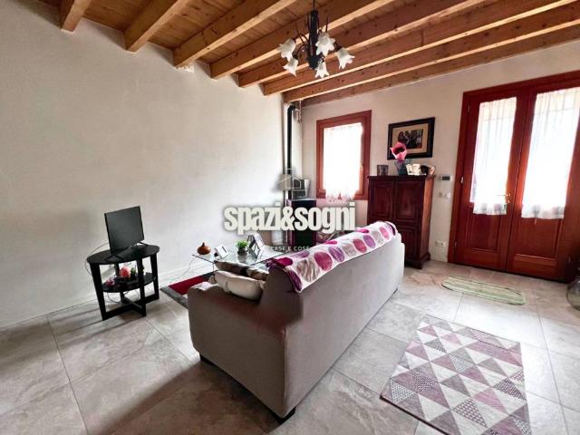 Villa Indipendente in vendita a San Zeno, Costabissara