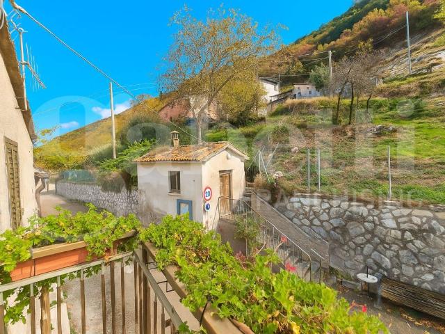 Villa Indipendente in vendita a Costacciaro, Umbria