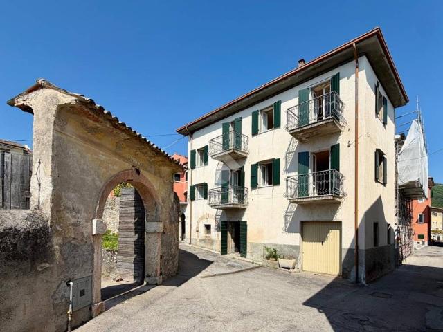 Villa Indipendente in vendita a Castion Veronese, Costermano