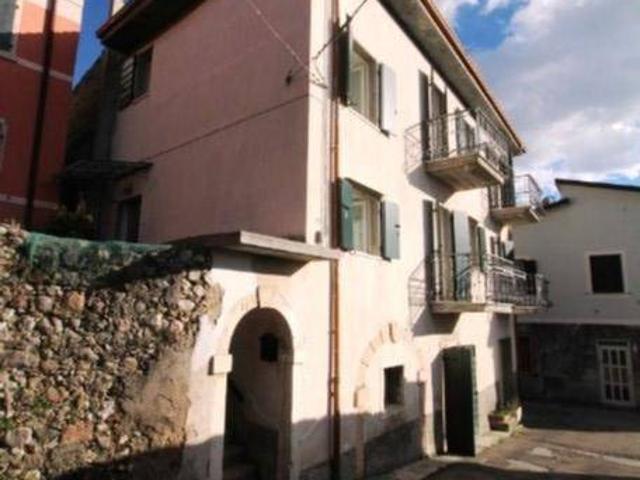 Villa Indipendente in vendita a Castion Veronese, Costermano