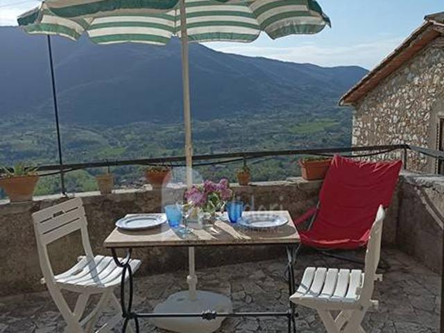 Villa Indipendente in vendita a Cottanello, Lazio