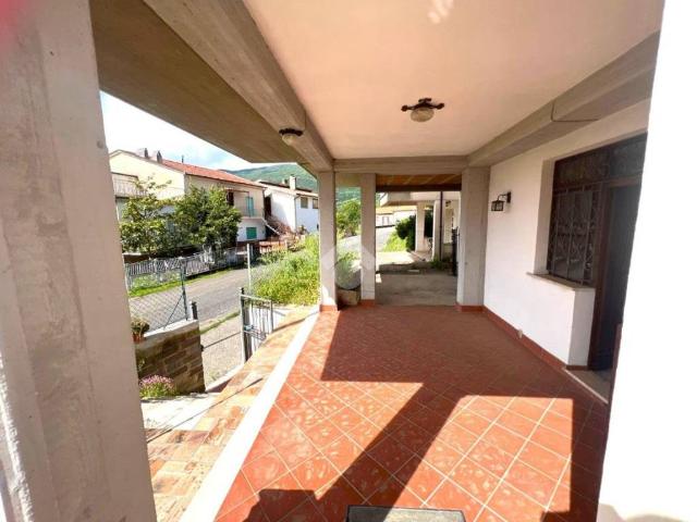 Villa Indipendente in vendita a Cottanello, Lazio