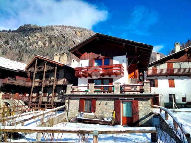 Villa Indipendente in vendita a Villair Desot, Courmayeur
