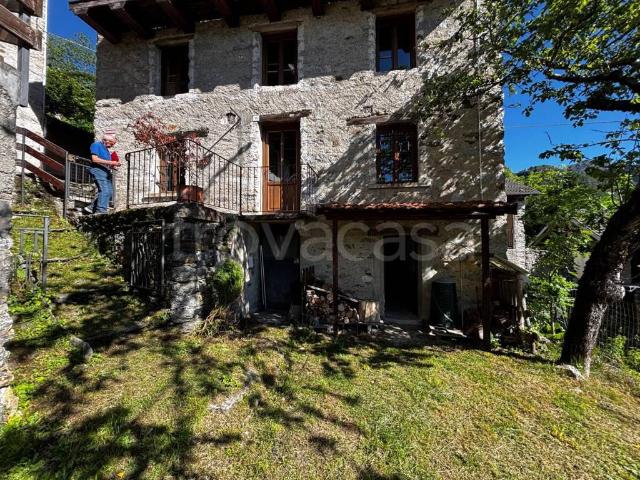 Villa Indipendente in vendita a Cellio con Breia, Piemonte