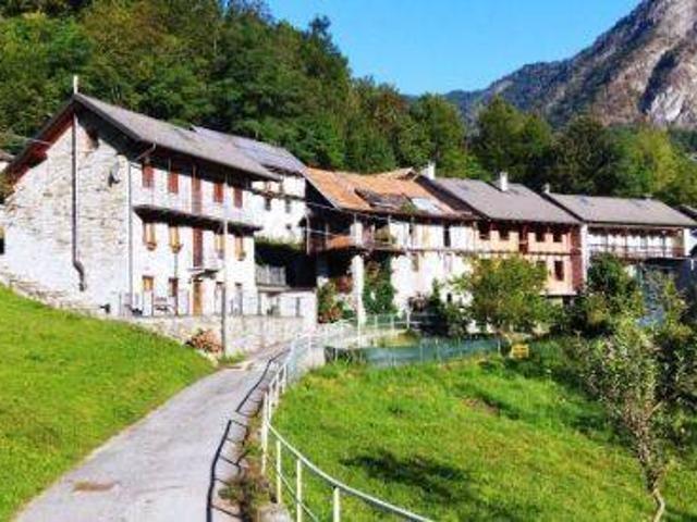 Villa Indipendente in vendita a Cellio con Breia, Piemonte