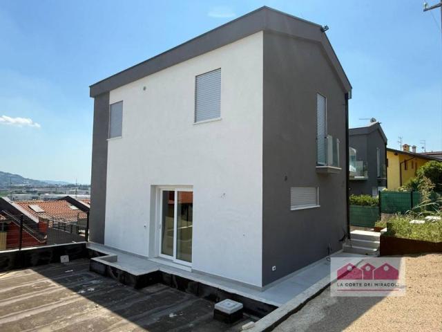Villa Indipendente in vendita a San Marco, Creazzo