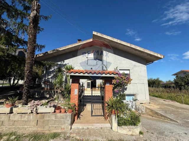 Villa Indipendente in vendita a Crecchio, Abruzzo