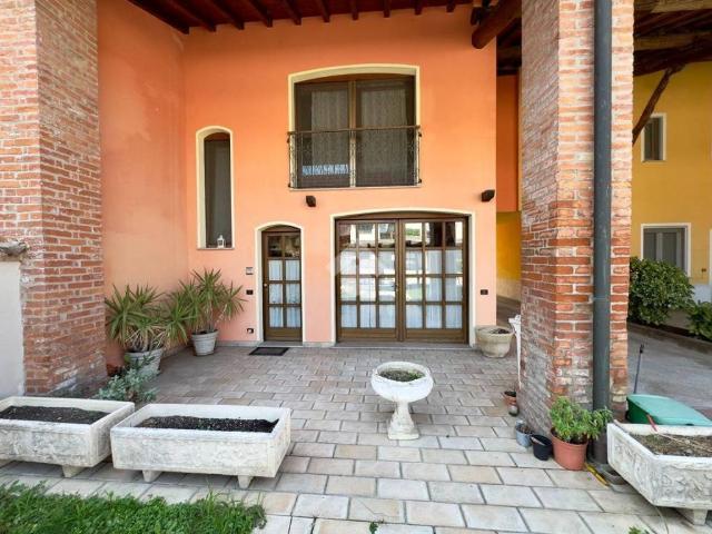 Villa Indipendente in vendita a Crema, Lombardia