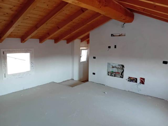 Villa Indipendente in vendita a Crema, Lombardia