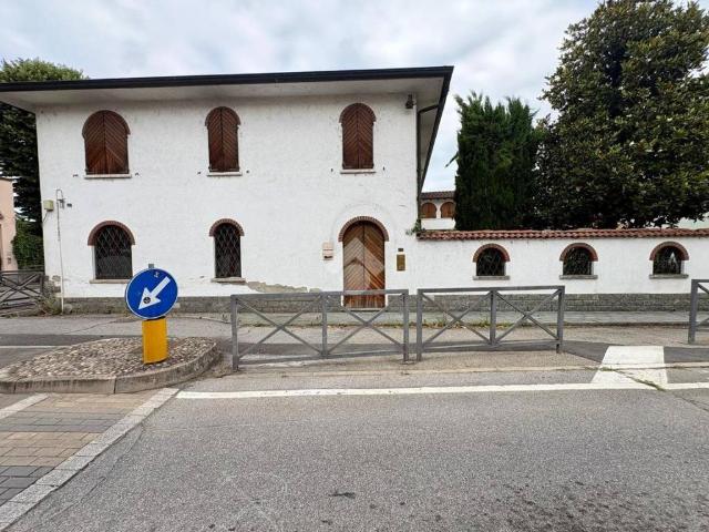 Villa Indipendente in vendita a Crema, Lombardia