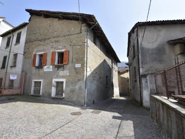 Villa Indipendente in vendita a Maggio, Cremeno