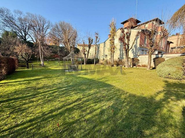Villa Indipendente in vendita a Cremona, Lombardia