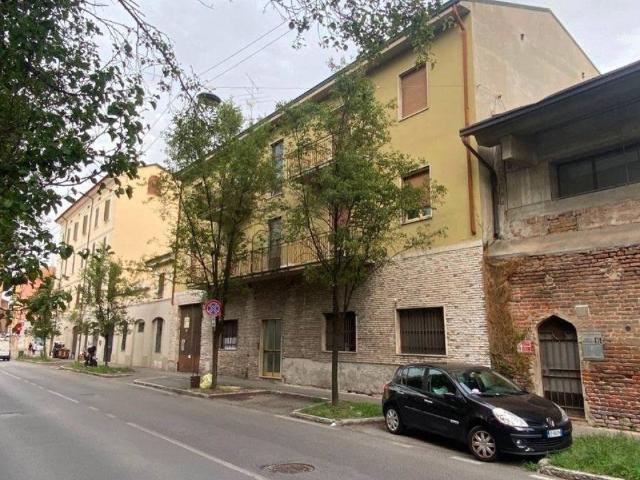 Villa Indipendente in vendita a Cremona, Lombardia