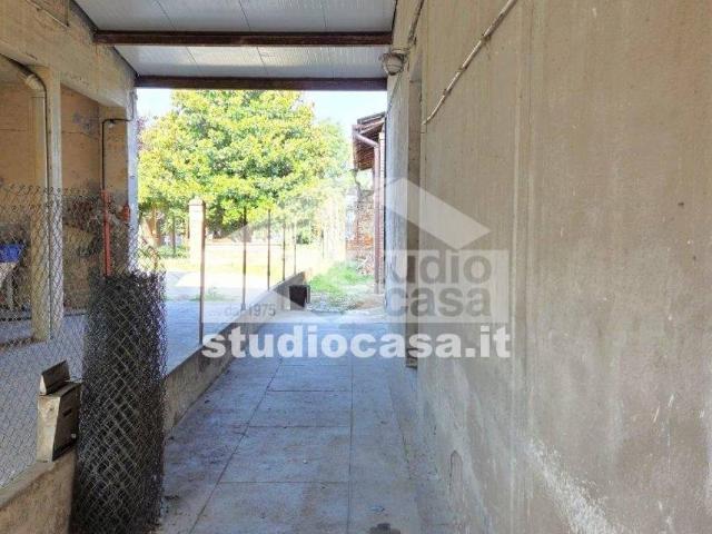 Villa Indipendente in vendita a Sant'Ambrogio, Cremona