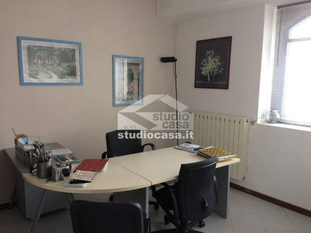 Villa Indipendente in vendita a Cremona, Lombardia