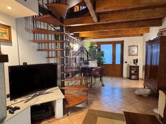 Villa Indipendente in vendita a Vecchia Dogana, Cremona
