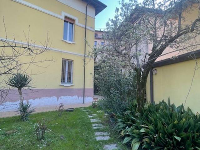 Villa Indipendente in vendita a Zona Castello, Cremona
