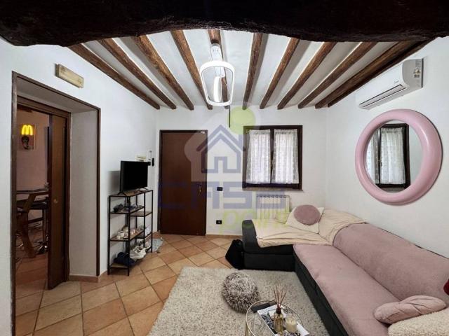 Villa Indipendente in vendita a Cremona, Lombardia