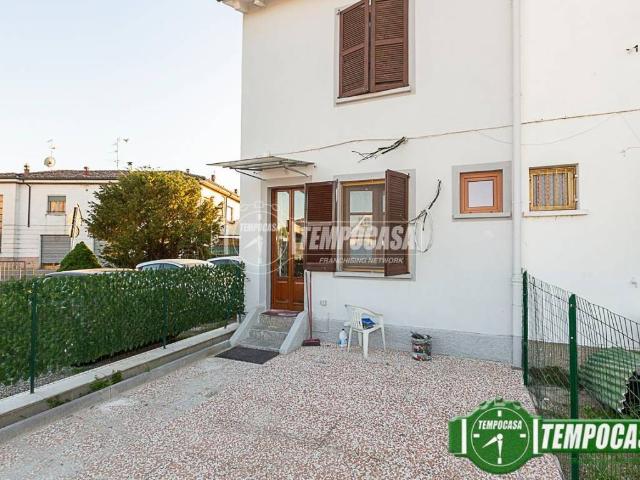 Villa Indipendente in vendita a Crespiatica, Lombardia