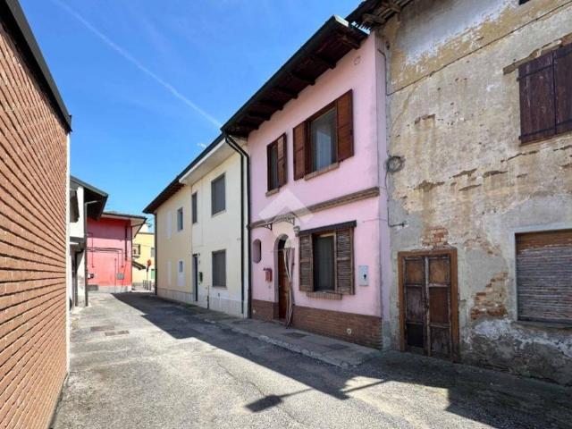 Villa Indipendente in vendita a Crespiatica, Lombardia