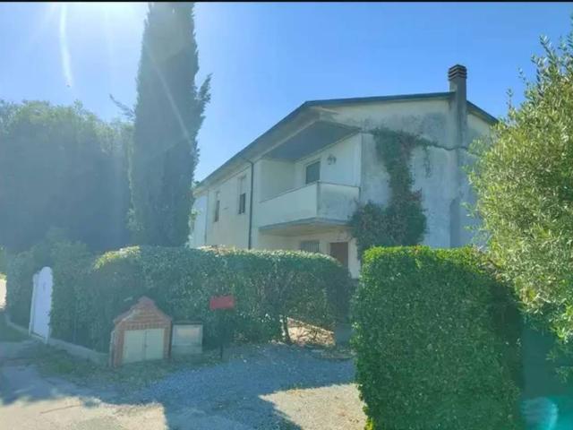 Villa Indipendente in vendita a Crespina Lorenzana, Lavoria