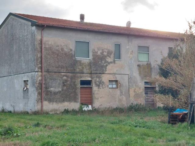 Villa Indipendente in vendita a Crespina Lorenzana, Lavoria
