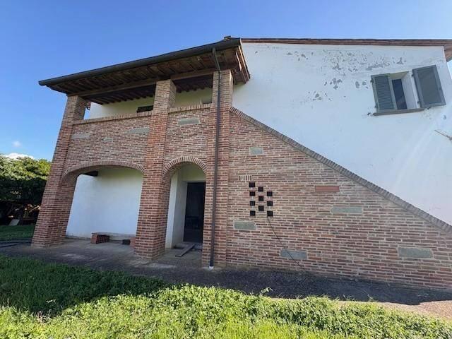 Villa Indipendente in vendita a Crespina Lorenzana, Cenaia