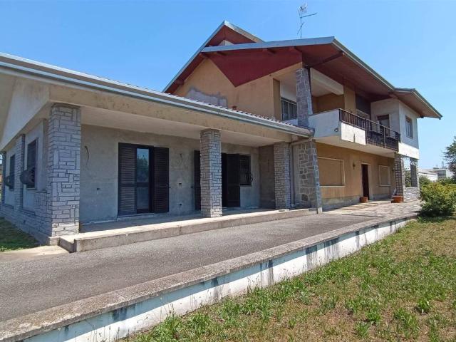 Villa Indipendente in vendita a Piemonte, Novara