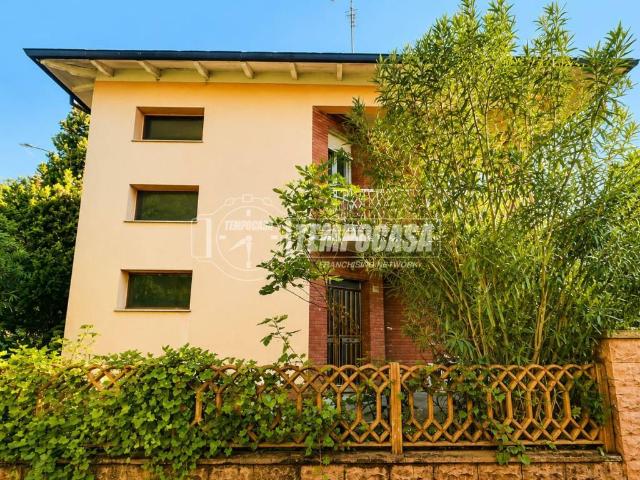 Villa Indipendente in vendita a Unione Terre d'Acqua, Crevalcore