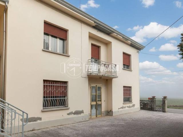 Villa Indipendente in vendita a Unione Terre d'Acqua, Crevalcore