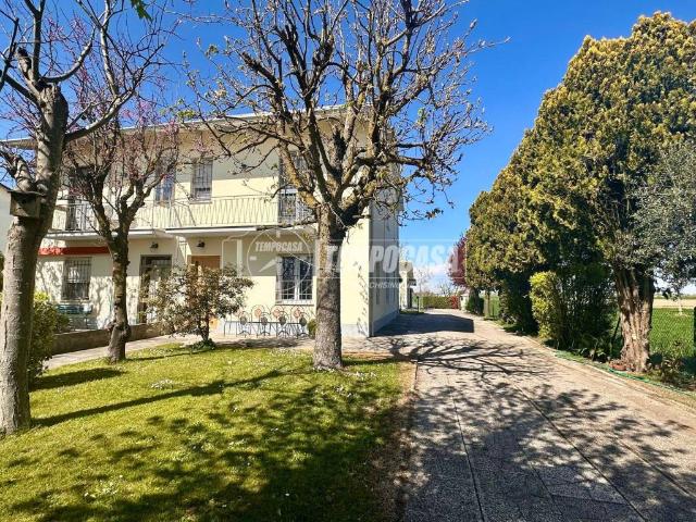 Villa Indipendente in vendita a Unione Terre d'Acqua, Crevalcore